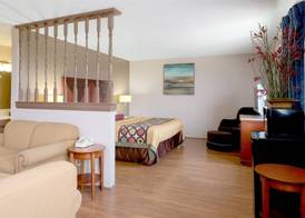 Super 8 by Wyndham Nampa 4