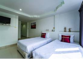 OYO 75377 Check In House 4