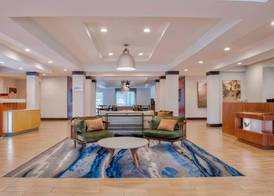 Fairfield Inn & Suites by Marriott Greenwood 4