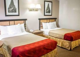Econo Lodge Inn & Suites Colonie Center Mall 5