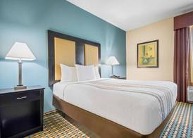 La Quinta Inn & Suites by Wyndham Stonington-Mystic Area 4