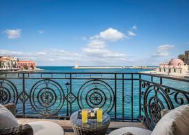 Vranas Residenza Signature Suites 4