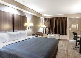 Econo Lodge Kingsville 4