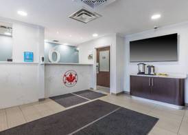 Studio 6 Toronto - Mississauga with Kitchenettes 5