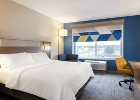 Holiday Inn Express & Suites Salt Lake City - Airport West by IHG 3