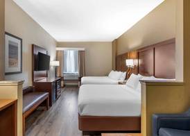 Comfort Suites At the University 5