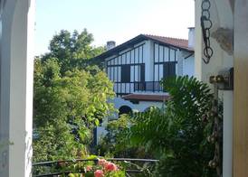 Villa Erresiñolettean 2