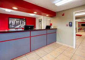 Super 8 by Wyndham Sandusky 2