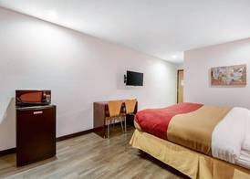 Econo Lodge Franklin 4