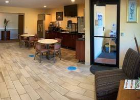 Super 8 by Wyndham Chisago City 2