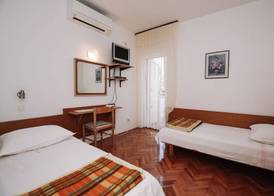 Apartments & Rooms Peranic 3