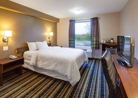Super 8 by Wyndham Brandon MB 3