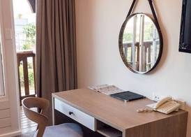 The Kelway Hotel 5