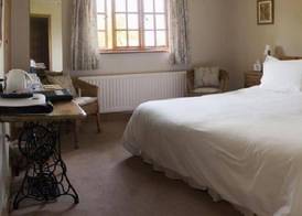 Larkrise Cottage Bed And Breakfast 5