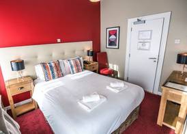 Mc Kevitts Village Hotel 5