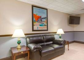 Howard Johnson by Wyndham Beckley 2