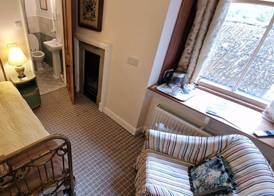 Cambus O' May Traditional Highland Hotel 3