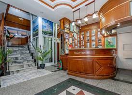 Patong Social Hotel & Restaurant, Patong Beach 2