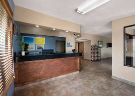 Days Inn by Wyndham Newton 2
