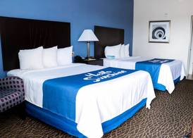 Econo Lodge 5
