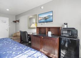 Travelers Inn Medford 4