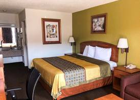 Econo Lodge Oklahoma City Northeast 3
