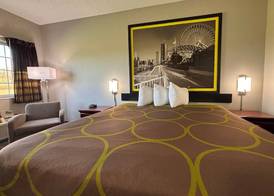 Super 8 by Wyndham Mt. Carmel IL 5