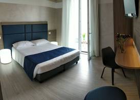 Hotel Riviera 4