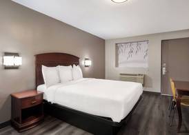 Red Carpet inn Edison 3