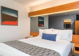 Microtel Inn & Suites by Wyndham Springfield 5