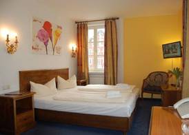 Hotel Königin Olga 4