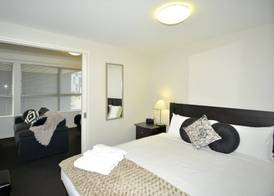 Southwark Hotel & Apartments 3