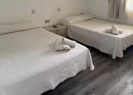 Las Americas 1-Bed Apt Sleeps 5 Pool Parking 3