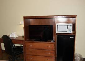 Econo Lodge Lexington Downtown near I-81 5