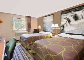 Super 8 by Wyndham Elkins 4