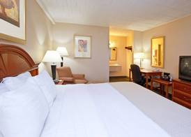 Ramada by Wyndham Indiana 5