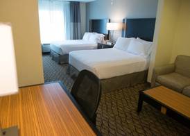 Holiday Inn Express & Suites CHANHASSEN by IHG 2