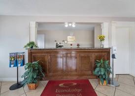 Econo Lodge Thomaston 3