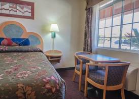Economy Inn Los Banos 4