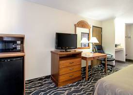 Quality Inn Huron 4