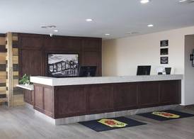 Super 8 by Wyndham Spruce Grove 4