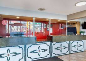 Ramada by Wyndham Bowling Green 2