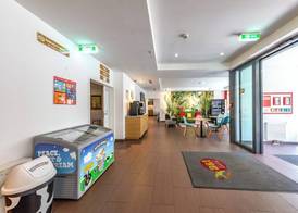 A&T Hotel & Hostel 3