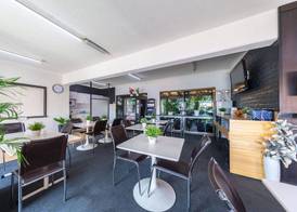 Ascot Budget Inn & Residences 4