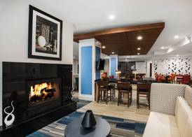 Country Inn & Suites by Radisson, Downtown Albany New York 3