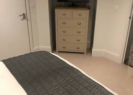Cavendish House with Secure, Allocated Parking, 2 mins walk from Windsor Castle 4