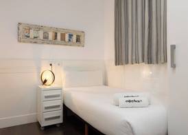 Enjoybcn Coliseum Apartments 4