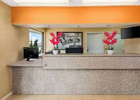 Super 8 by Wyndham Grand Prairie Southwest 2