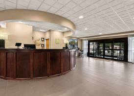 Comfort Suites Commerce 4