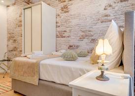 Le Monde - Vintage Accommodation 5